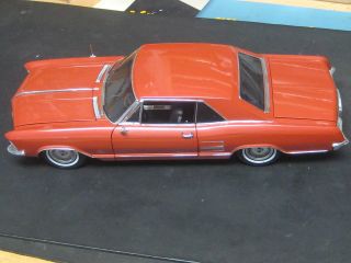 Hwy 61 / Dcp 1/18 1964 Buick Riviera