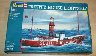40 - 05202 Revell 1/144 Scale Trinity House Lightship Plastic Model Kit