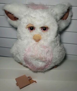 Furby Hasbro Tiger Electronics 2005 White Pink Eyes 59294 Parts Only Can Work