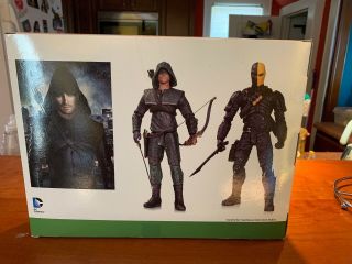 DC COLLECTIBLES Green Arrow OLIVER QUEEN & Deathstroke 2 PACK CW TV show 2