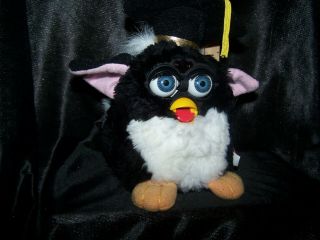 TIGER ELECTRONICS 1999 LIMITED SPECIAL EDITION GRADUATION FURBY 6