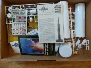 Monogram Apollo Saturn V Rocket Kit 1:144 Scale Unbuilt 3