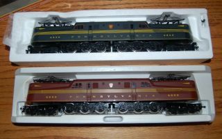 Two Ihc Ho Prr 5 Stripe Electric Engines: Black Jack Green & Tuscan Red