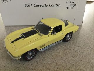 Danbury 1967 Chevrolet Corvette 1:24 Scale Diecast Car