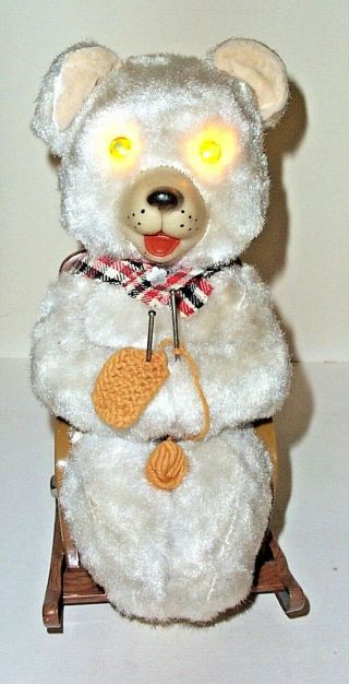 1950 ' s BATTERY OPERATED MOTHER BEAR KNITTING IN HER ROCKING CHAIR JAPAN 3