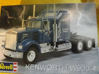 Revell Kenworth W900 Kit 85 - 1507 1:25 Scale