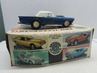 AMT 1957 Ford Thunderbird 1:25 scale model kit box built vintage T392 blue 1974 3