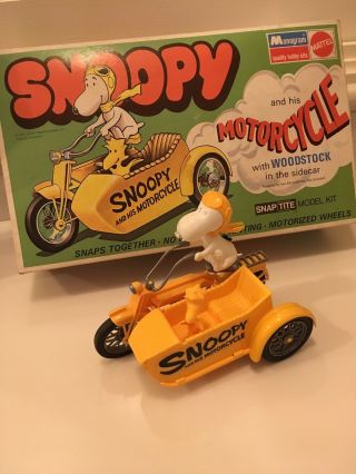 Vintage 1971 Monogram Snap Tite Model Kit Peanuts Snoopy & Woodstock Motorcycle