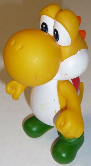 Banpresto Nintendo Mario Bros.  Yellow Yoshi 5 " Vinyl Figure