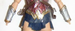Mezco One:12 Collective Wonder Woman – Gauntlets Accessories Only