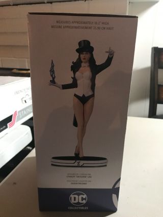 DC Direct Cover Girls Statue Zatanna LIMITED 1200 of 5000 2