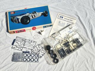 Upc (bandai) - Brabham Ford - 1/16 Scale Kit - 1/16 Scale Kit