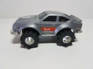 LJN Toys Rough Riders Stomper 4x4 silver/ grey car,  runs with lights 2
