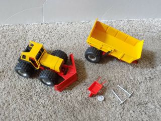 Revell Digger Dan ' s Construction Co.  4X4 Tractor with Power Dumper 4