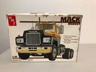 Amt Mack R685st Conventional 1/25 Scale Plastic Model Kit