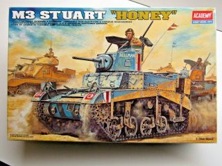 Academy 1:35 Scale M3 Stuart " Honey " Tank Model Kit - - Kit 1399