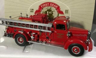 1st Gear Mack L Series Pumper Detroit Fire Department 1:34 Die Cast