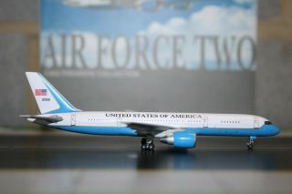 Dragon Wings 1:400 Usaf Boeing Vc - 32 757 - 200 80001 " Air Force Two " (55467)
