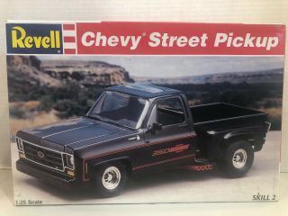 Revell 1:25 1977 Chevy Street Pickup Truck Kit.