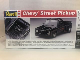 Revell 1:25 1977 Chevy Street Pickup Truck Kit. 3