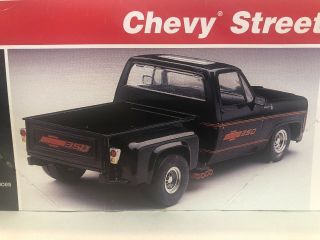 Revell 1:25 1977 Chevy Street Pickup Truck Kit. 4