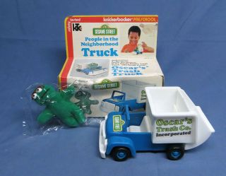 Knickerbocker Oscars Trash Truck Sesame Street People Neighborhood 1976 Nib