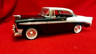 1:18 1956 Chevrolet Belair 2 Dr Road Signature Black White Beauty