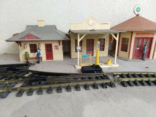 Five G Scale Bldgs: Depot,  Water Tank,  Gas Station,  Burgers