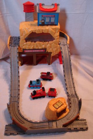 Thomas & Friends Take Along Rumbling Gold Sodor Mining Co W/ Diecast Trains