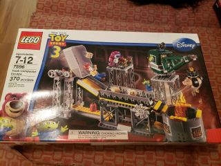 Lego Toy Story 3 Trash Compactor Escape (7596) Box