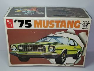 1/25 Amt 1975 Ford Mustang Ii Unsealed Model Kit