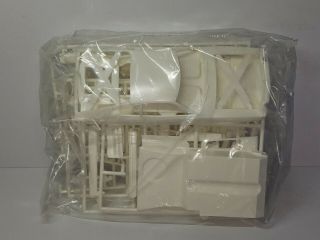 1/25 AMT 1975 FORD MUSTANG II UNSEALED MODEL KIT 4