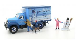 First Gear 1:34 Mack B Model Polar Ice With Figurines Diecast Straight Box Truck
