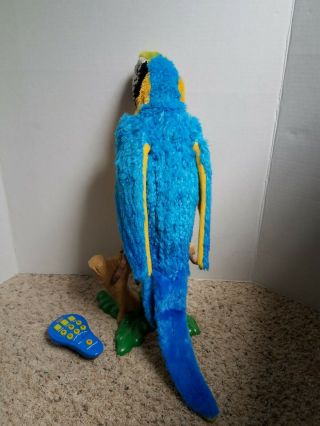 Furreal Squawkers McCaw Talking Parrot Hasbro with Remote and Perch - 3