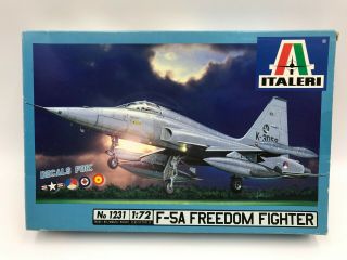Italeri 1/72 F - 5a Freedom Fighter / Cf - 116a Canadian Forces (no.  1231) - Oop