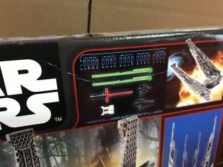 LEGO Star Wars - 75104 - Kylo Ren ' s Command Shuttle - - - 4