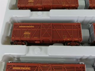 HO Scale Athearn 73223 SET of 6 UP Union Pacific 40 ' Stock Cars RTR Model Trains 6