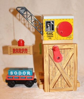 Thomas & Friends Wooden Railway Sodor Cargo Company Crane With Train & Cargo