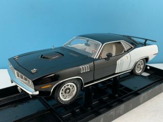 1:18 Highway 61 Collectibles 1971 Plymouth Barracuda 440 6 - Pack Black 50253 Read