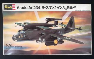 Revell 0162 - Arado Ar 234 B - 2 C - 2 C - 3 Blitz - 1:72 - With V - 1 Model Kit C1977