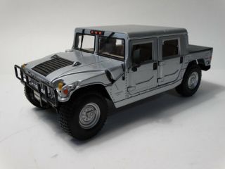 Maisto Hummer H1 Military Suv 1:18 Scale Diecast Silver Metal Model