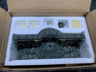 Dwarven Forge Catacombs Lighted Wall X2