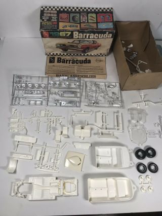 1967 Plymouth Barracuda Amt - - 1/25 Model Car Missing Some Parts