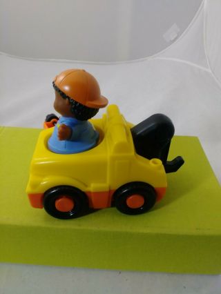 Fisher Price Little People Orange Tow Truck W/Vehicle 3