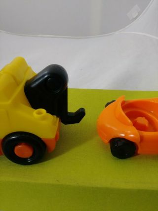 Fisher Price Little People Orange Tow Truck W/Vehicle 5