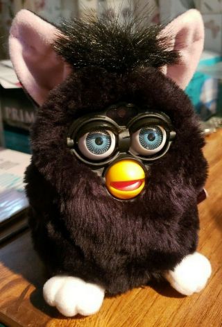 1998 Tiger Electronics Furby Black With White Feet And Blue Eyes 1st Gen W/box