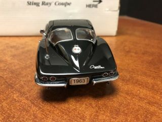 1/24 Danbury 1963 Chevrolet Corvette Sting Ray Coupe EM3210 5