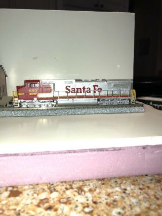 Kato: N Scale Atsf C44 - 9w 650 Patched To Bnsf With Dcc (digitrax)