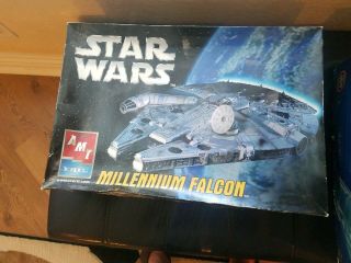 Star Wars Millennium Falcon Model Kit Amt Ertl 2005 Lucasfilm.  Unsealed