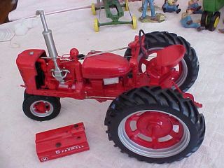 The Franklin The Farmall Model H Tractor 1:12 Scale W/o Box